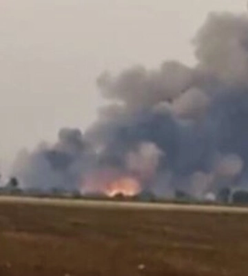 ЗСУ вдарили по великому складу БК окупантів на лівобережжі Херсонської області, почалася детонація — відео
