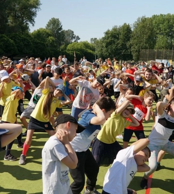 Олімпійський прапор підняли у Сумах: у парку &quot;Казка&quot; відбувся Олімпійський день