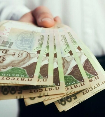 Мешканець Івано-Франківщини задекларував 300 мільйонів гривень доходу
