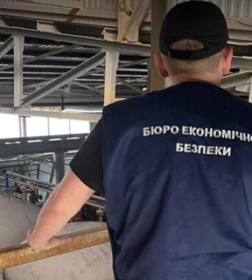 БЕБ викрило підпільне виробництво спирту з щоденним оборотом у 20 тонн
