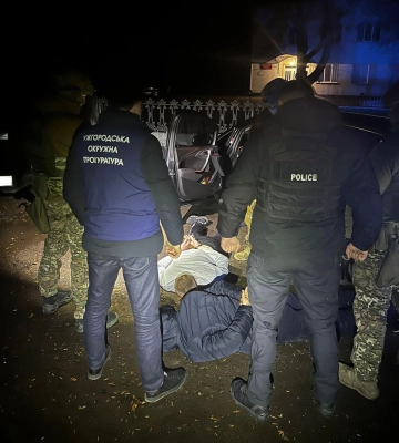 На Закарпатті перед судом постане група зловмисників, які за гроші переправляли за кордон чоловіків призовного віку