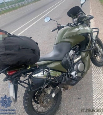 Патрульні виявили три мотоцикли з ознаками підробки реєстраційних документів та номеру шасі
