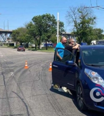 У Дніпрі на Набережній Заводській Nissan збив безхатька