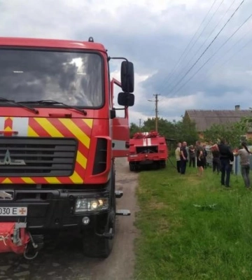 У селі на Сарненщині вогонь знищив частину оселі (ФОТО)