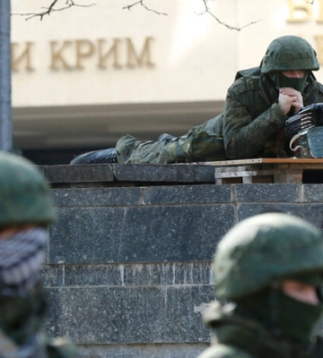 У Криму чути вибухи та стрілянину