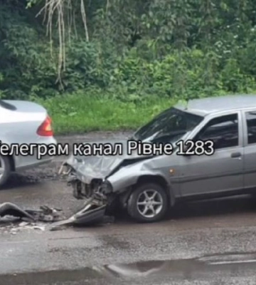 У Рівному не розминулися автомобілі (ВІДЕО)