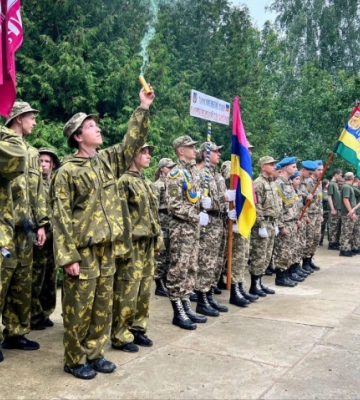 Патріотизм та козацька виправка: у Чернівцях провели військово-патріотичну гру &quot;Сокіл&quot;