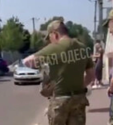 Стрелял, вручая повестку. В Одесской области военкому грозит тюрьма до 7 лет – видео