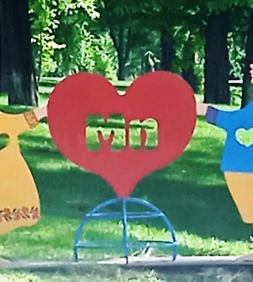 До міста Марганець, яке перебуває під обстрілами окупантів, привезли 20 тонн води із Полтави