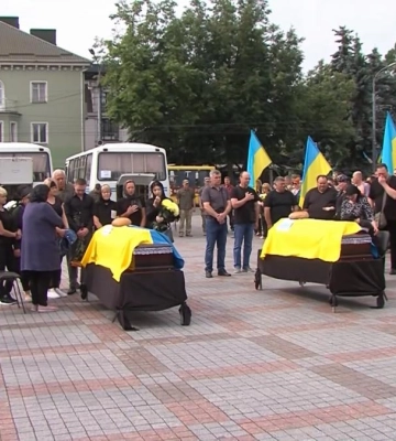 Відразу з двома Героями прощалися у Рівному (ВІДЕО)