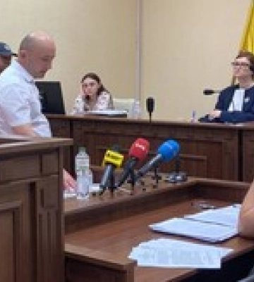 Суд вирішив не змінювати запобіжний захід судді, який збив нацгвардійця на блокпосту