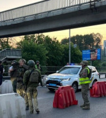 Суд залишив під вартою макарівського суддю, що напідпитку за кермом насмерть збив на блокпосту нацгвардійця