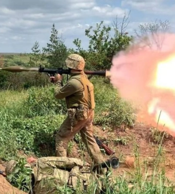 Тривають важкі бої на Лиманському, Бахмутському, Авдіївському та Мар’їнському напрямках, - Генштаб