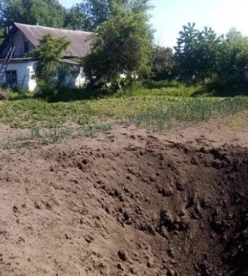 Російські окупанти обстрілами знищили будинок у Чернігівській області