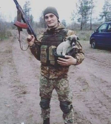 Батьки шукали свого сина рік: у Дніпрі провели в останню путь воїна, який загинув під Ізюмом