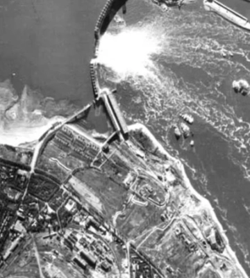 У 1941 році було підірвано ДніпроГЕС, щоб зупинити німців. Скільки людей загинуло?