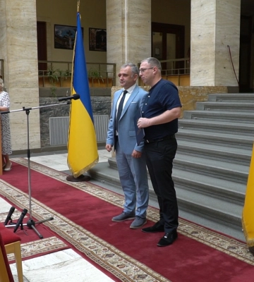 Представники обласної влади та Нацгвардії з нагоди професійного свята відзначили журналістів