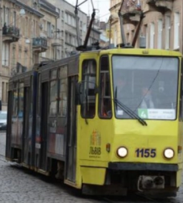 У Львові тимчасово змінили рух травмаїв