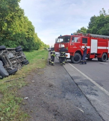 Постраждали двоє дітей: поліцейські з&#039;ясовують обставини ДТП на трасі Луцьк-Ковель