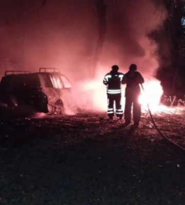 У селищі поблизу Запоріжжя внаслідок нічної атаки сталася пожежа