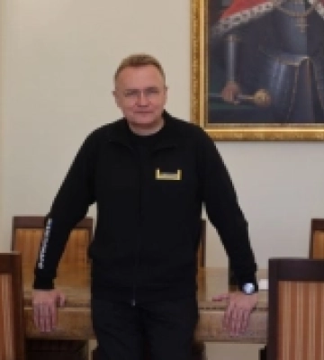 У Луцьку можна купити зустріч з мером Львова за теплим какао на балконі його кабінету
