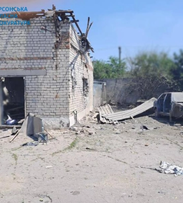 Росіяни обстріляли житлові квартали Херсона, відомо щонайменше про одного загиблого