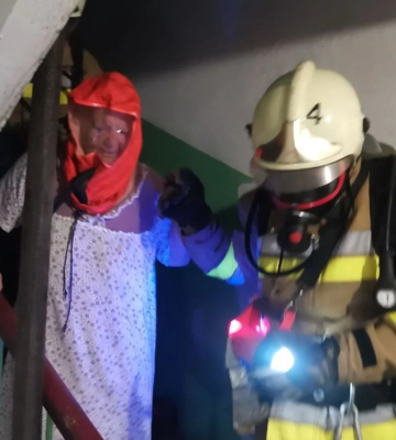 На пожежі врятовано двох людей, ще 11 евакуйовано