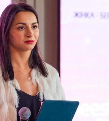 Наче палками били: Ілона Гвоздьова розповіла, як ховалася з дітьми у підвалі через атаку дронів
