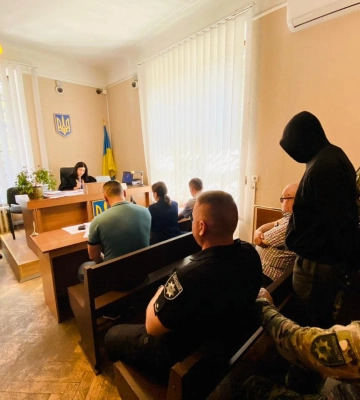 Підозрюваного у вбивстві та зґвалтуванні 9-річної дівчинки взяли під варту без права застави