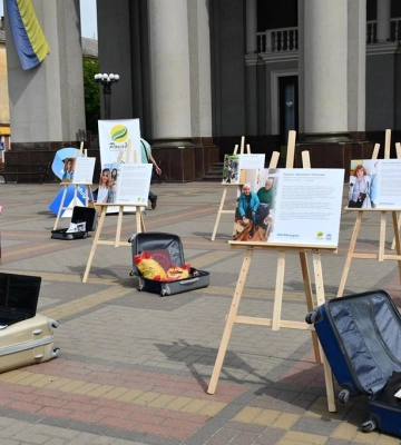 У Рівному відкрили виставку про історії біженців та внутрішньо переміщених осіб