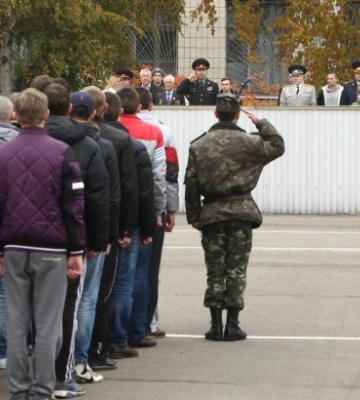 Усіх призовників можуть оштрафувати на суму від 40 тисяч гривень, якщо вони протягом 7 днів не повідомлять про зміни своїх даних