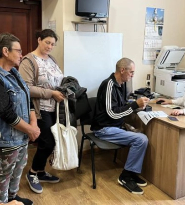 Врятовані з лівого берега херсонці відновлюють документи в підрозділах ДМС