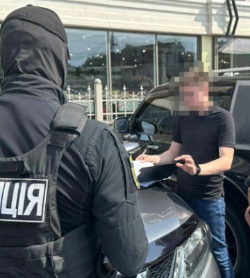 Поліцейські затримали хабарника адвоката — депутата Херсонської райради