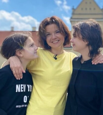 Лови момент. Марічка Падалко показала емоційну зустріч доньок з татом-військовим Лови момент. Марічка Падалко показала емоційну зустріч доньок з татом-військовим