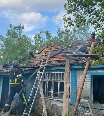 Росіяни обстріляли три райони Харківщини, поранили жінку 