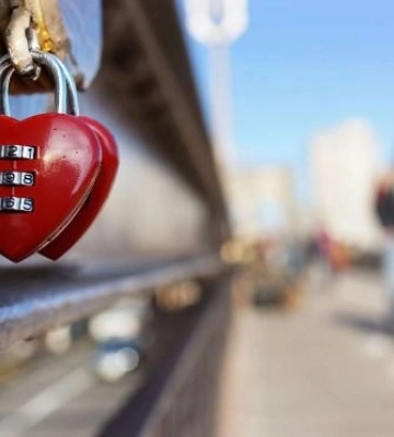 Любовний гороскоп на 21 червня для всіх знаків Зодіаку: врятуйтеся від поспішних романів