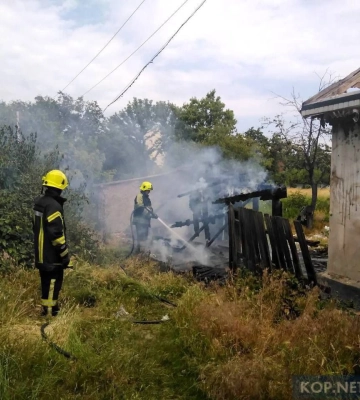 У Кременчуці горіла господарча споруда