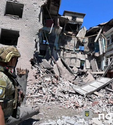 російські снаряди обірвали життя двох людей, ще одну особу поранено на Донеччині