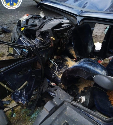 Автівку зім’яло: на Золотоніщині сталась ДТП між легковиком і вантажівкою (ФОТО)