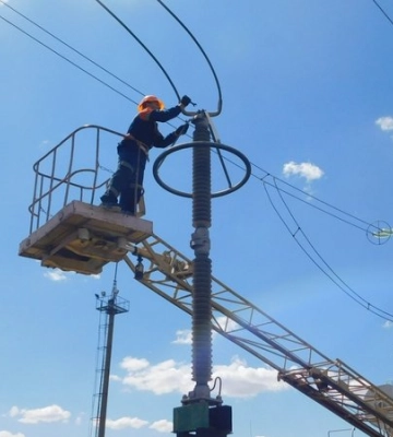 У Києві аварійні відключення світла: знеструмлено 100 тисяч споживачів