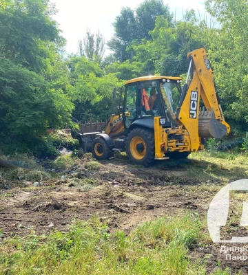 Щоб місто було чистим: у Дніпрі ліквідовують стихійні сміттєзвалища (Фото)