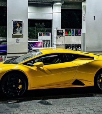 На дорогах України помітили новітній суперкар Lamborghini Huracan Tecnica 