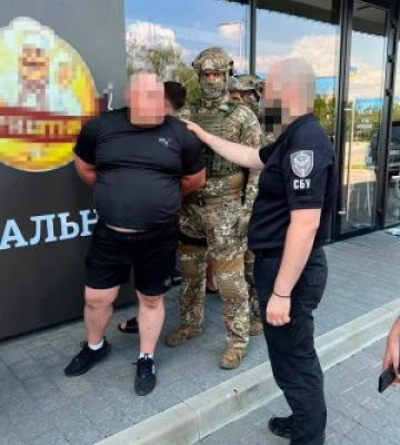 На Закарпатті СБУ ліквідувала черговий канал нелегального виїзду чоловіків призовного віку за кордон