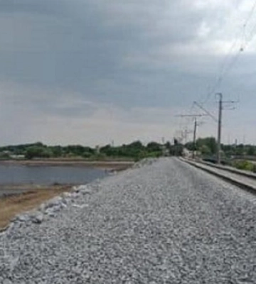 Укрзалізниця відремонтувала ділянку, яка просіла після підриву Каховській ГЕС росіянами