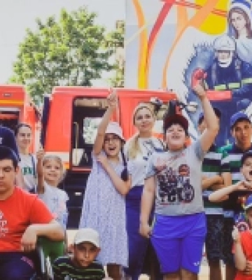 Вихованці благодійного будинку у Виноградові побували у місцевих рятувальників