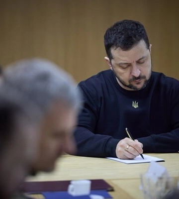 Зеленський доручив Клименку провести розʼяснювальну роботу з українцями про ризики на Запорізькій АЕС