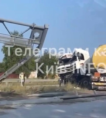 Жахлива ДТП на трасі Київ-Чоп: є постраждалі (відео)