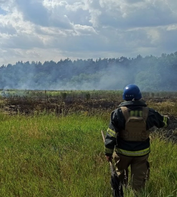 На Сумщині рятувальники ліквідували пожежу, яку спричинив ворожий удар