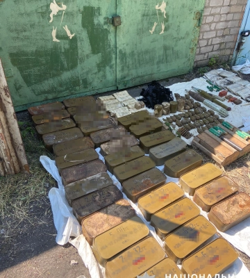 У Запоріжжі виявили схрон зброї та боєприпасів (ВІДЕО)