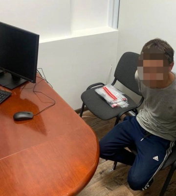 Викрав телефон та намагався втікти: у Вараші чоловік пограбував 13-річного підлітка